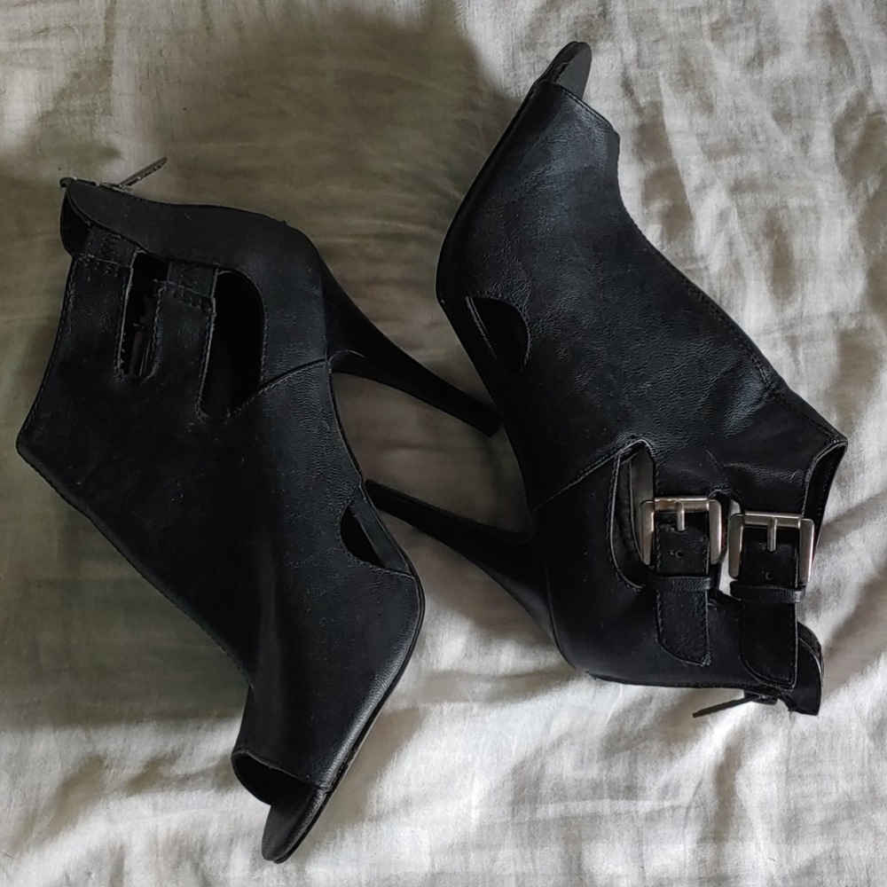 Black Guess 4" Heal shoes